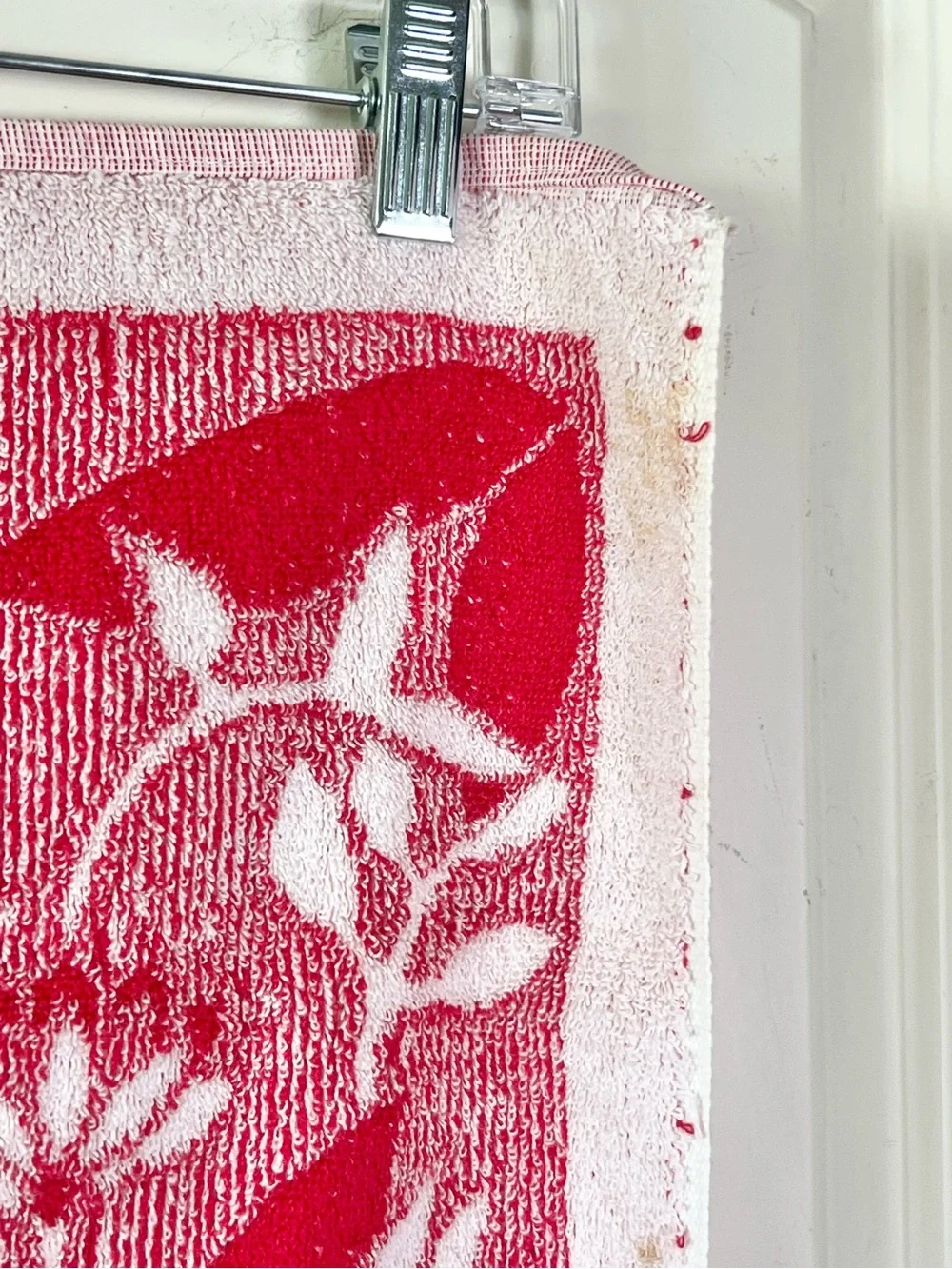 VTG 70s Mid Century Red White Floral Botanical Terry Cotton Reverse Hand Towel
